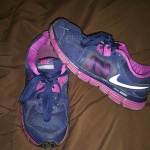 8.5 Nike dual Fusion